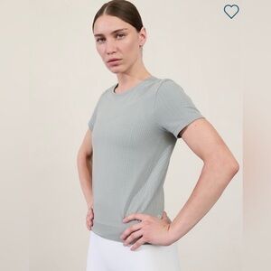 💜 Athleta In Motion Seamless T-shirt Lilac XL💜